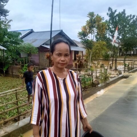 Erniati Mamonto, warga Desa Bakan Kecamatan lolayan, (Foto: Sajidin Kandoli).