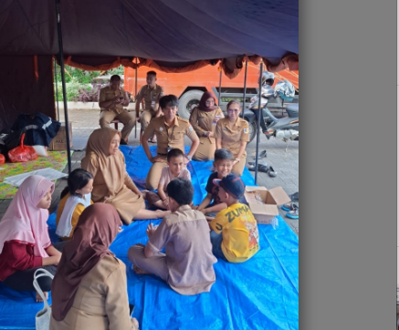 Dinas Pemberdayaan Perempuan dan Perlindungan Anak (DP3A) Kota Kotamobagu menggelar trauma healing bagi anak-anak yang terdampak kebakaran di Kelurahan Gogagoman, (Foto: Ida Detotabuan).